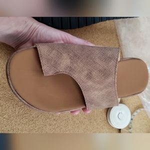 Taupe Saudi style basic slide sandal, size 39 (US 8) New in Package